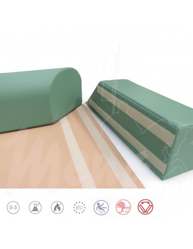 PARQUE CUADRADO CON ENTRADA